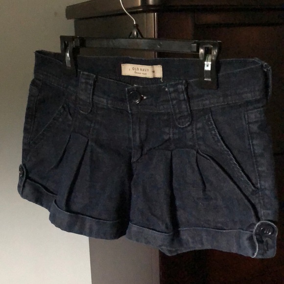 Old Navy - Low Rise Jean Shorts - Picture 2 of 5